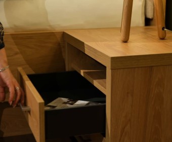 Video nočný stolík E45 maxi